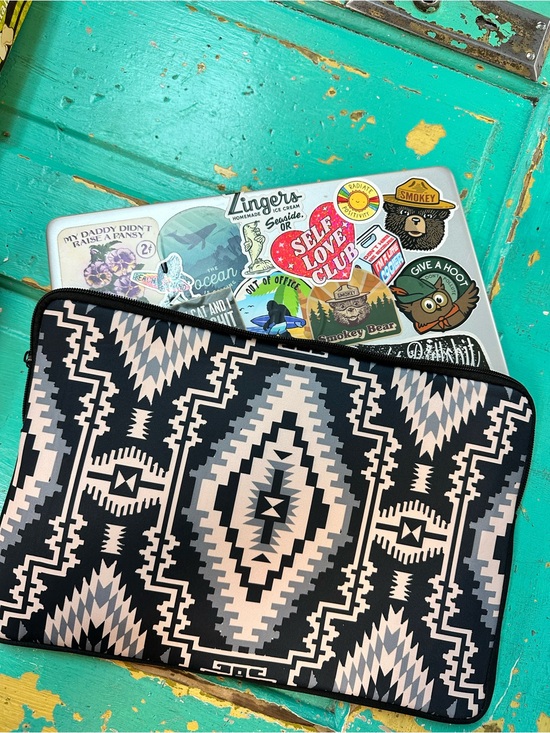Sterling Kreek Accessories - Geometric Aztec Laptop Sleeve in Black & Cream